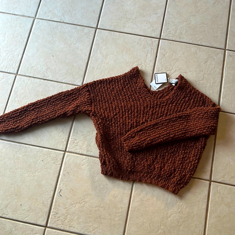 rue 21 . burnt orange color . v-neck